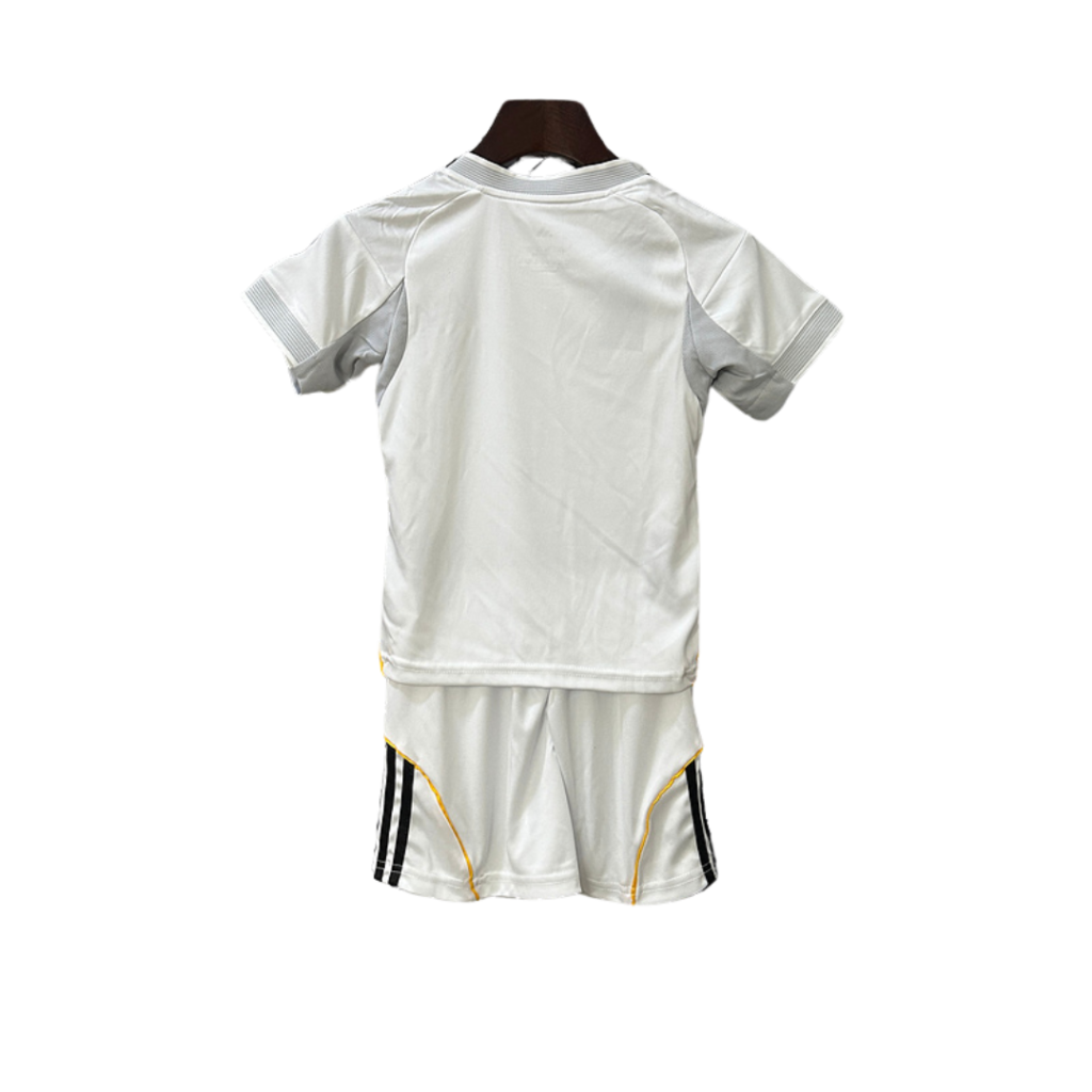 Conjunto Niño Real Madrid 2025/26